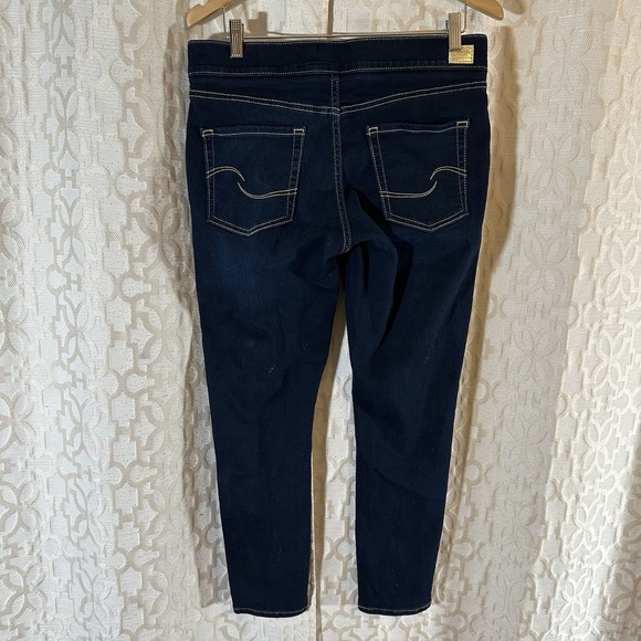 Levi Strauss Signature Gold Women's Totally Shaping Pull-on Jeans 31/28 - Picture 5 of 13